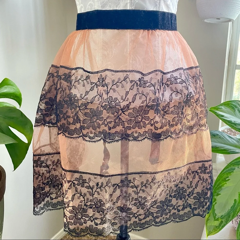 🕯Vintage lace velvet tiered pinup cosplay apron 🕯 - Picture 2 of 5